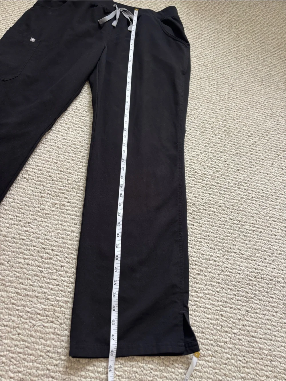 FIGS Men's Black Scrub Pants with Contrast Drawstring